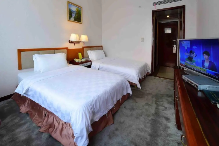 The Overseas Chinese Building Hotel