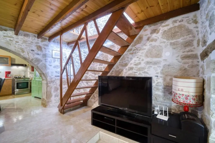 Skountakis House