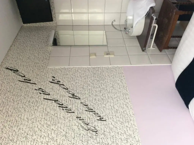 Hotel Room11