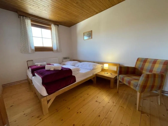 2 Bedrooms Classic Quadruple Apartment