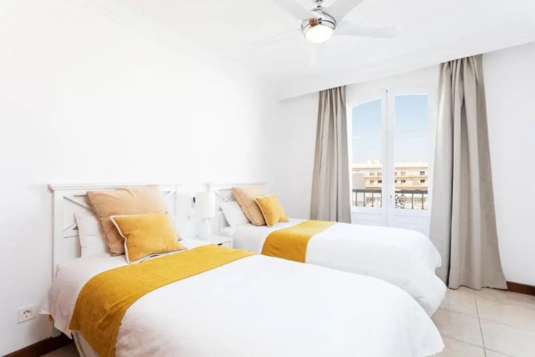 Rooms & Suites Balcony 3D
