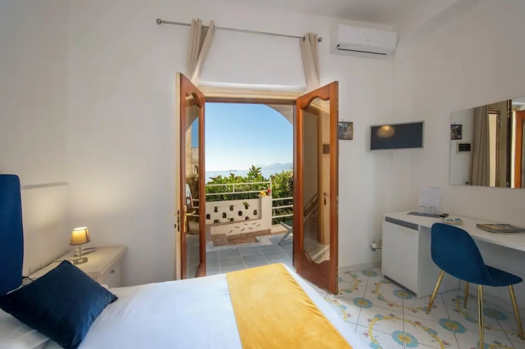Standard Triple room with balcony and with sea view