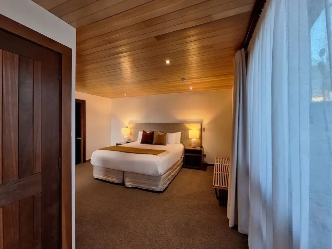 1 Bedroom Deluxe room with balcony and with lake view