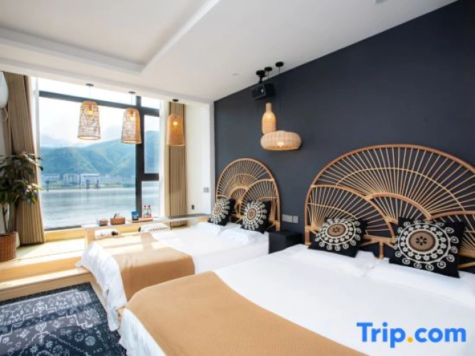 Standard Family room with river view