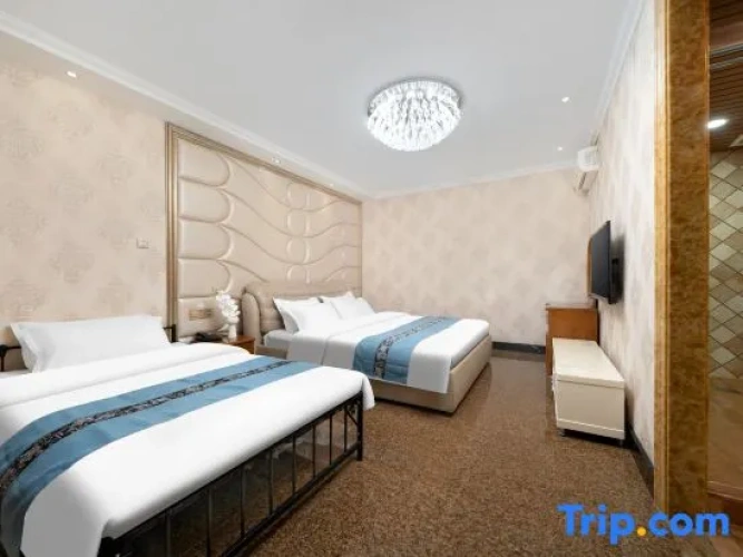 Deluxe Suite
