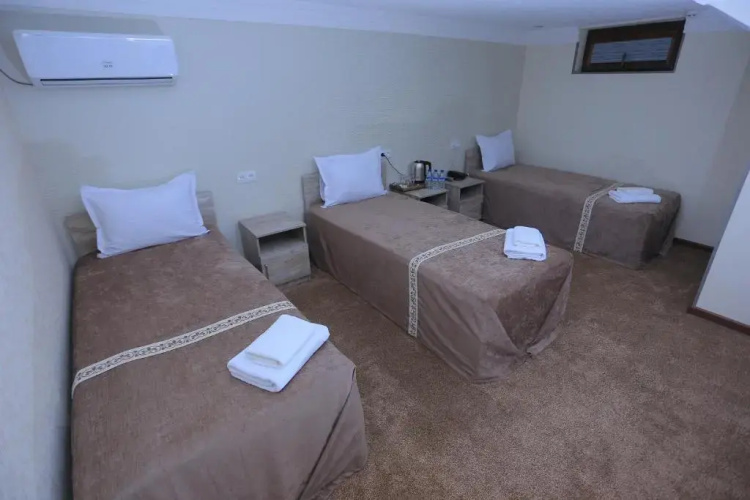 Hayot Plaza Hotel