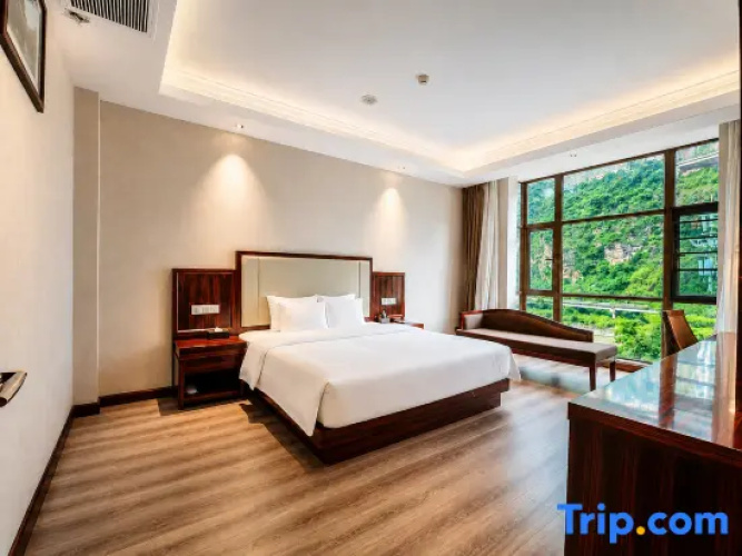2 Bedrooms Family Suite with river view