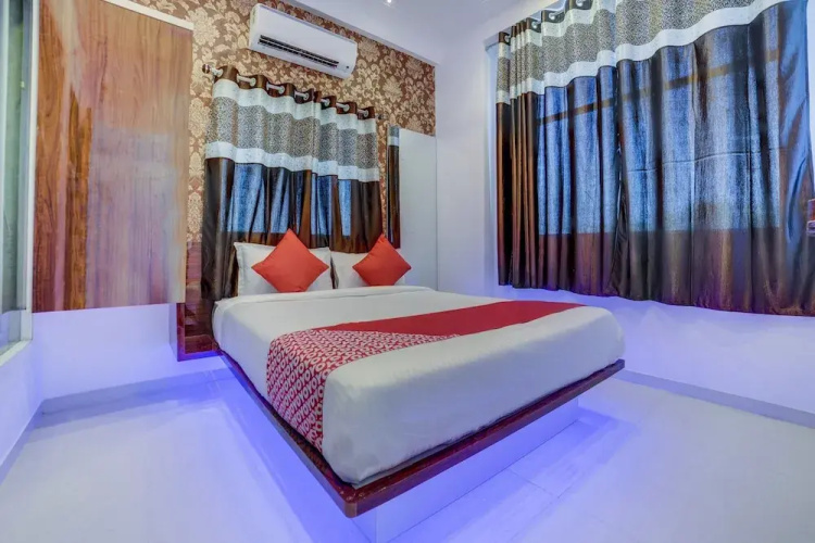 OYO 24848 Royal Imperio