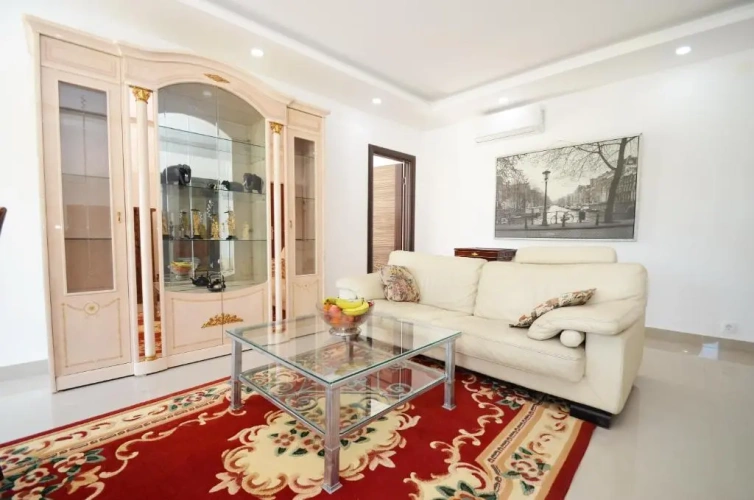 2 Bedrooms Apartment