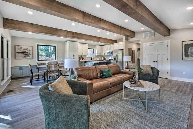 4 Bedrooms Cottage
