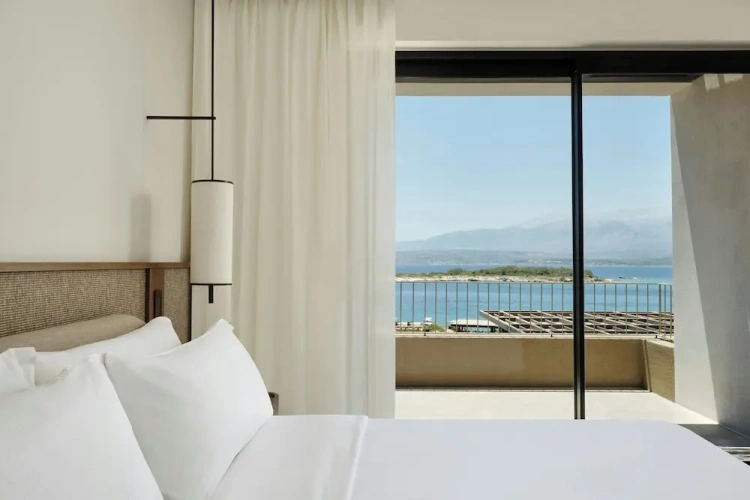1 Bedroom Swim Up Family Double Suite with sea view