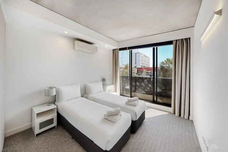 2 Bedrooms Apartment
