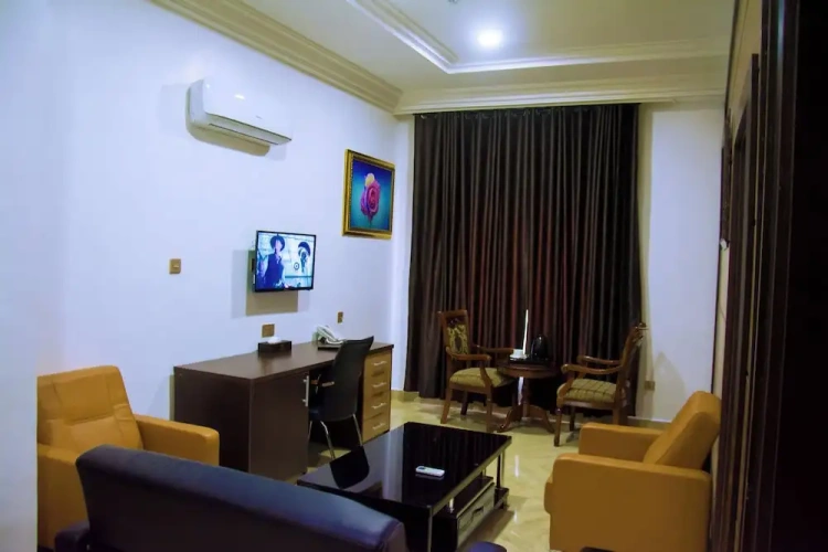 Luxury Suite