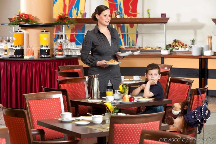 Mercure Berlin Tempelhof Airport photo 26