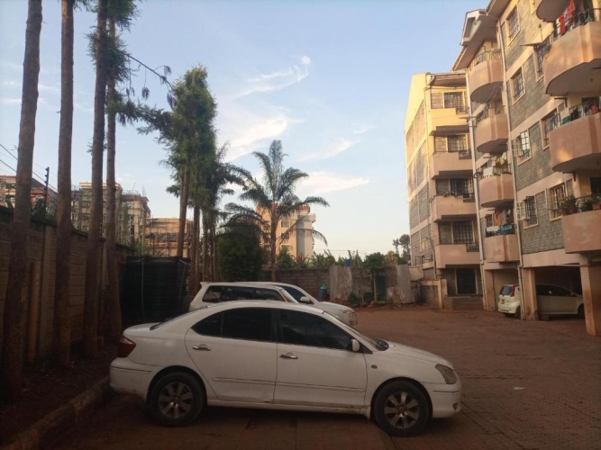 2 Bedrooms Apartment