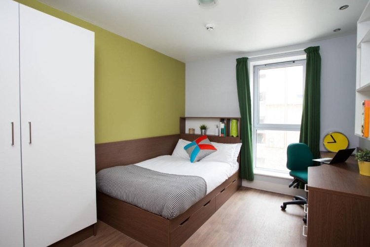 2 Bedrooms Apartment