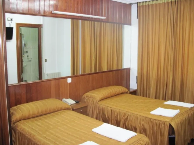 Standard Triple room