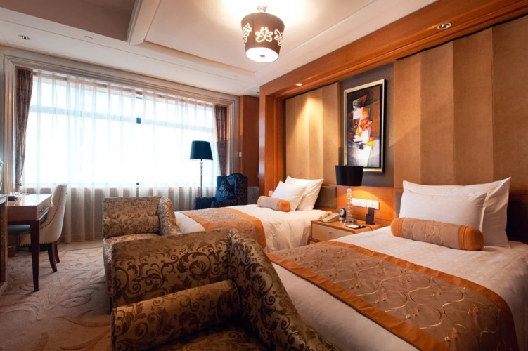 Gold Source Sunshine Hotel
