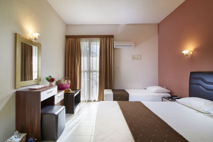 Triple room
