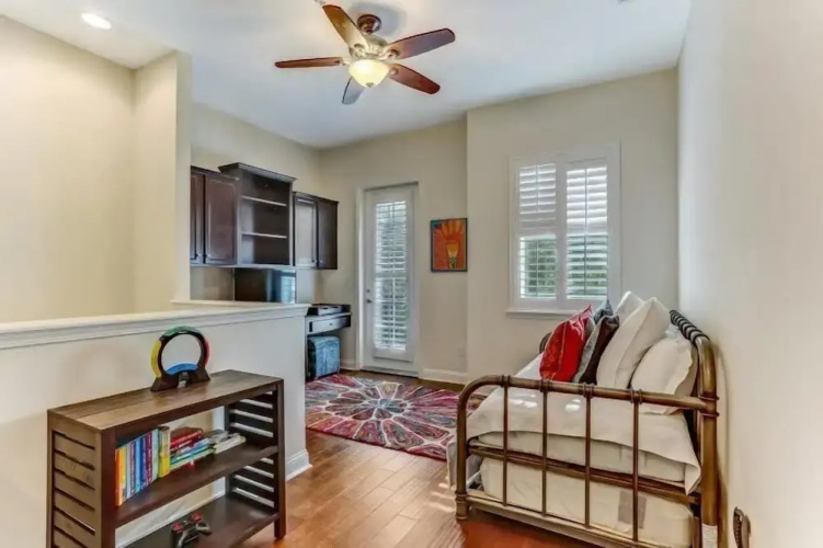 2106 Summerwoods