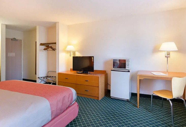 Motel 6