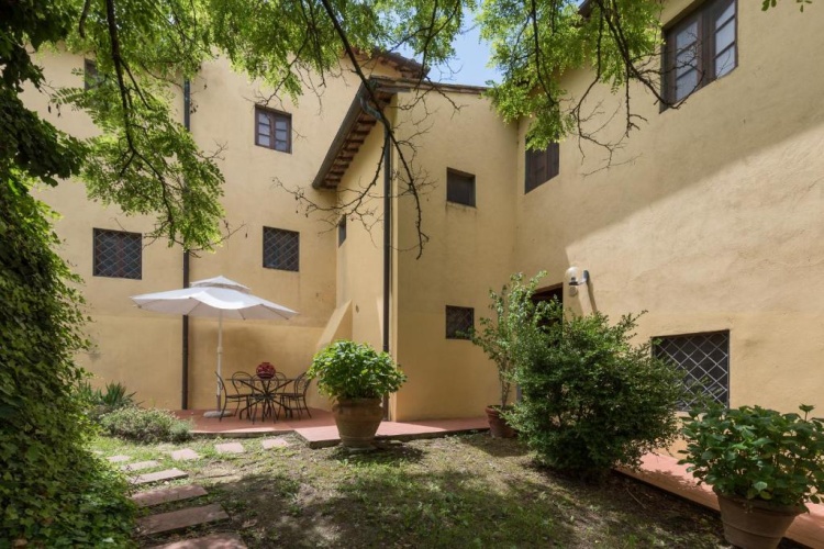 2 Bedrooms Quadruple Apartment