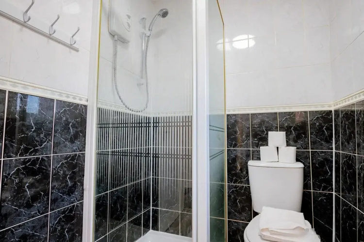 Host Stay Chestnut Residence