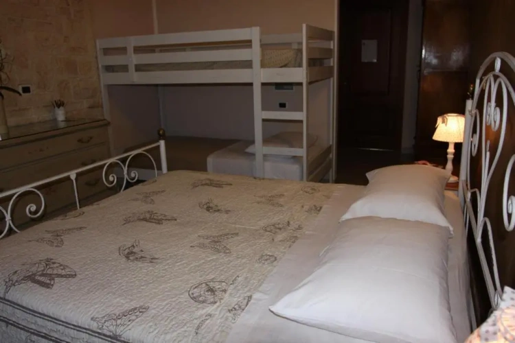 Classic Quadruple room