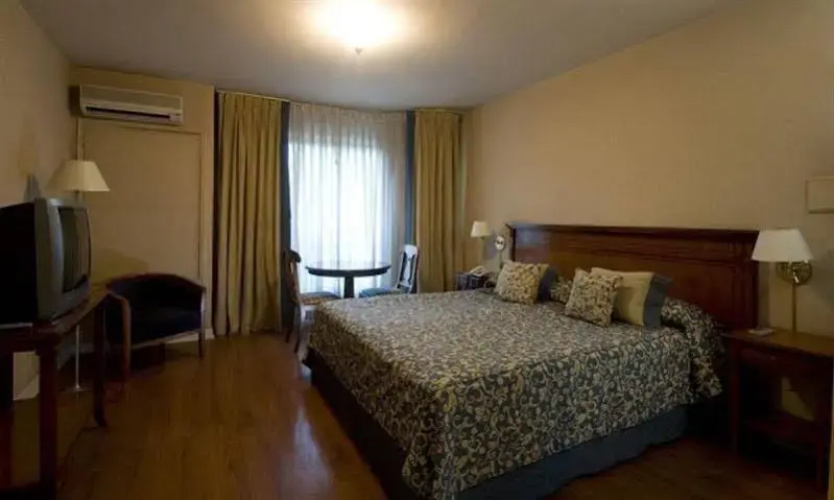 San Suites Mitre