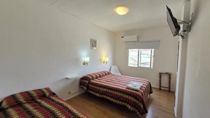 Classic Triple room with city view