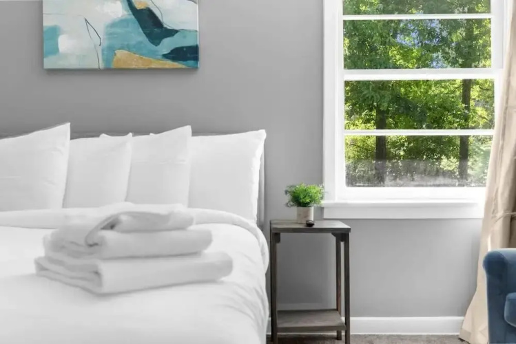Broadmoor Bungalow - Unit A