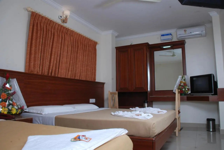 SNT Comforts Hotel