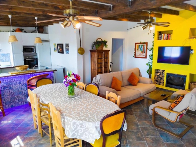 4 Bedrooms Cottage