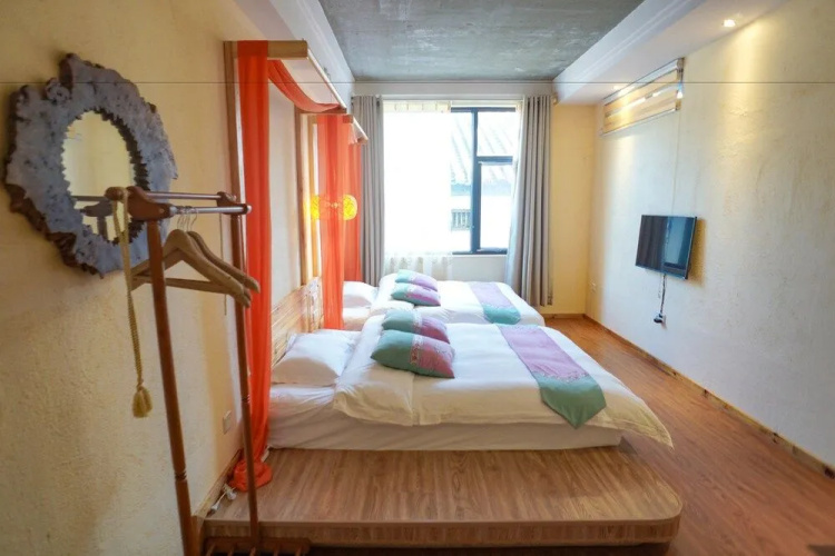 Dali Libai Holiday Inn