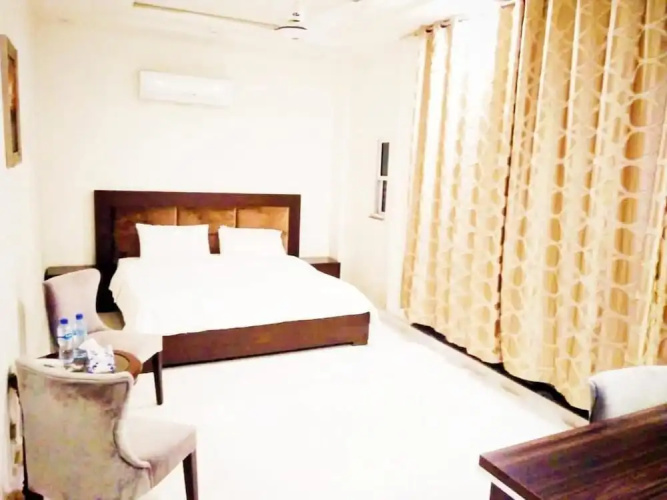 Jade Dragon Hotel
