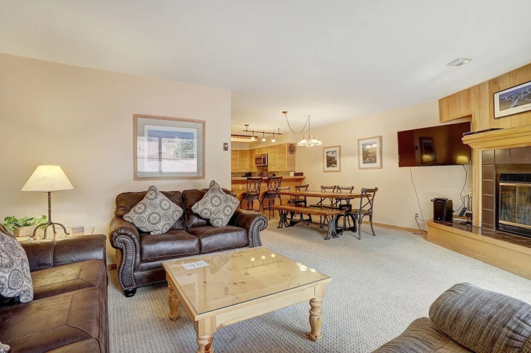 107 Ski Run 2 Bedroom Condo by RedAwning