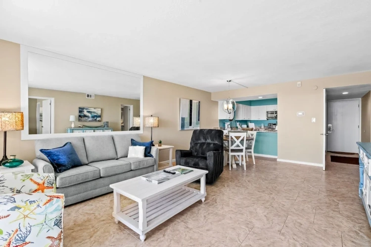 2 Bedrooms Apartment