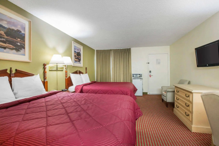 Sequoia lodge