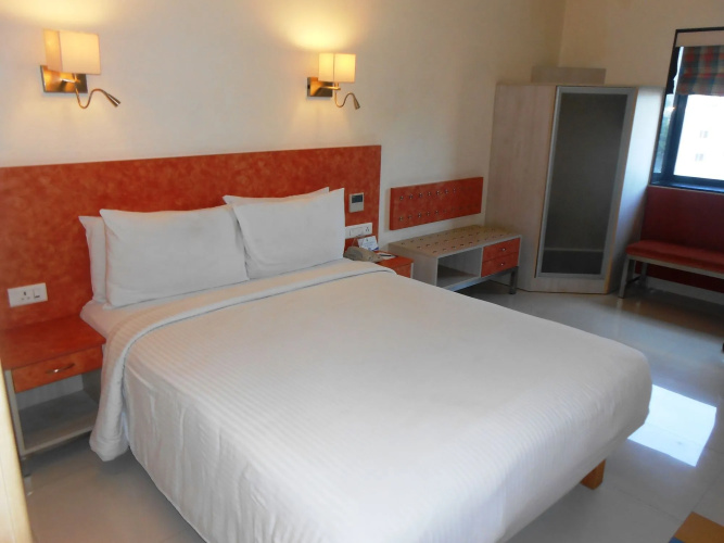 Lemon Tree Hotel Chinchwad Pune