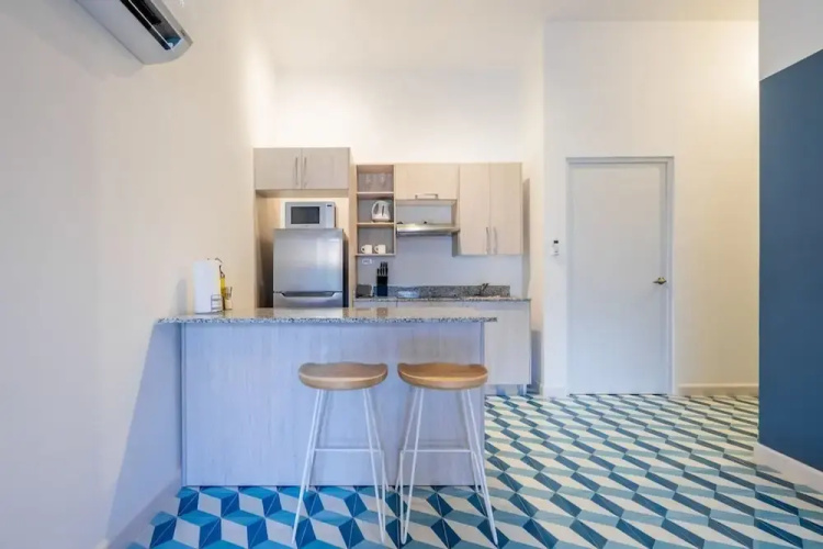w Outstanding 1BR in Santa Ana