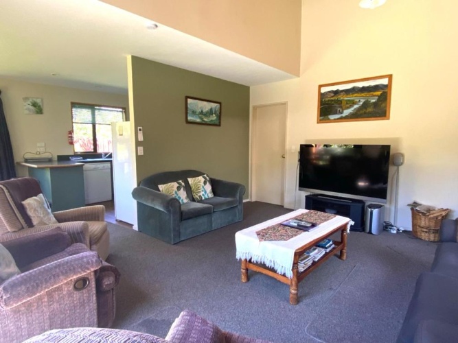 3 Bedrooms Cottage