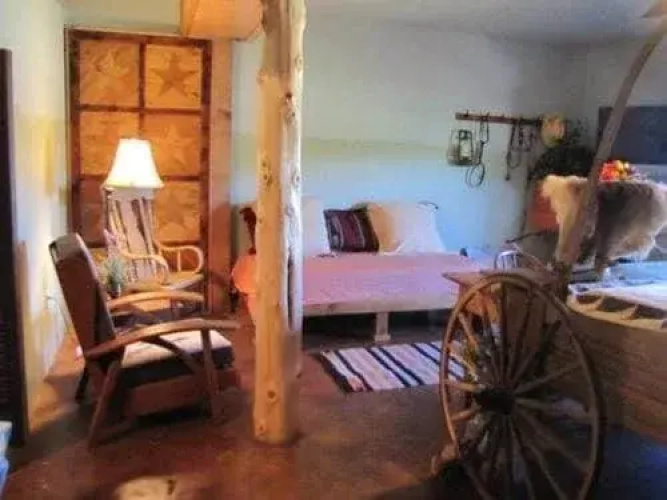 Covered Wagon Suite