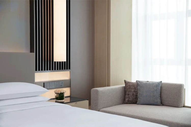 Guest Double room with partial river view