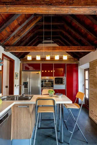 4 Bedrooms Cottage