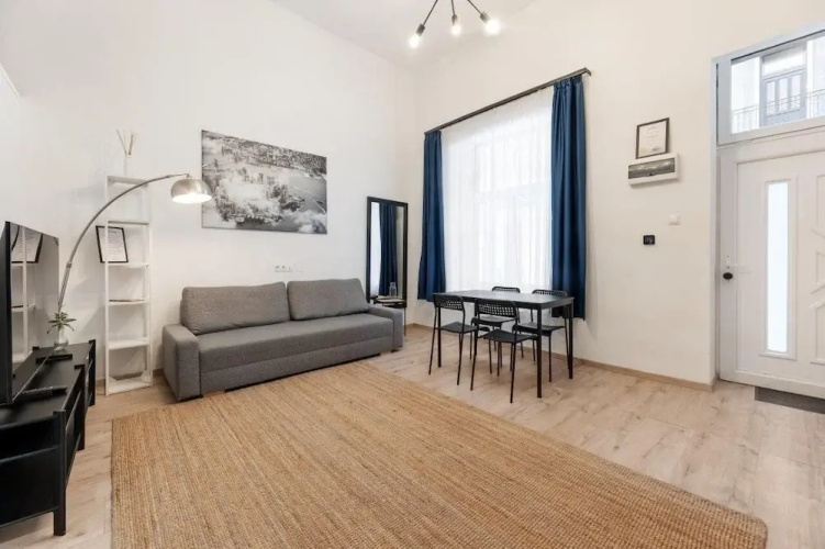 Downtown Suites