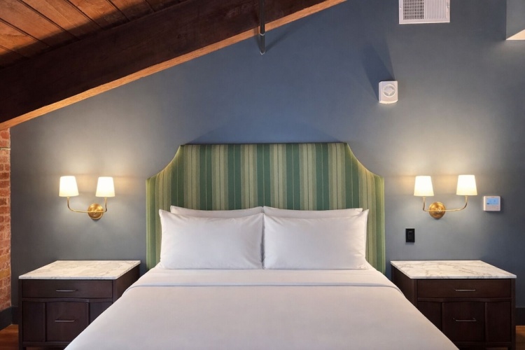The Laurel Hotel