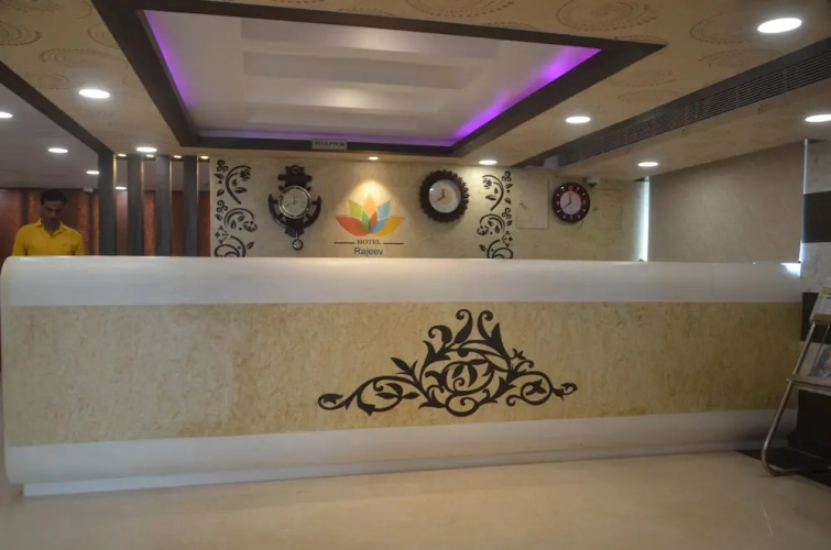 Hotel Rajeev Regency