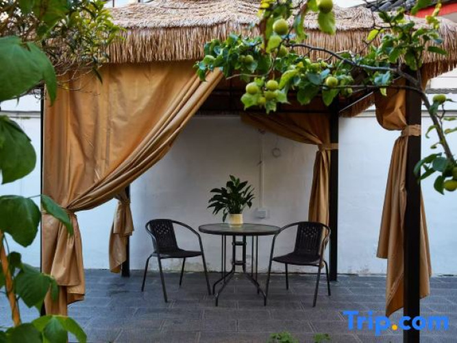 Qiufengge Homestay
