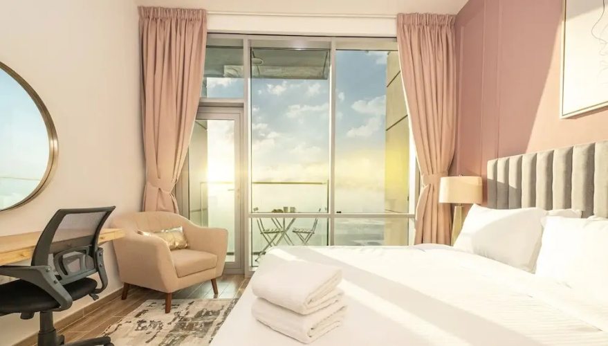 LUX The Elegant Residence Amna Tower