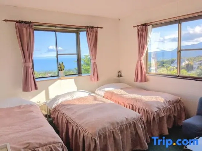 Standard Triple room with ocean view